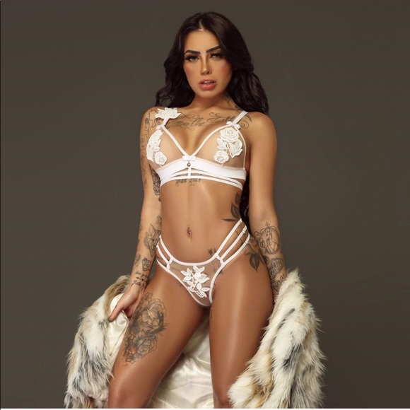 Flower embroidered bralette & panty- 2 piece set - Picture 5 of 11